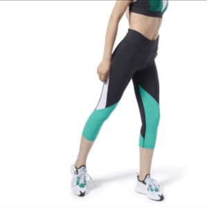 Reebok Large 3/4 Black Emerald Leggings
